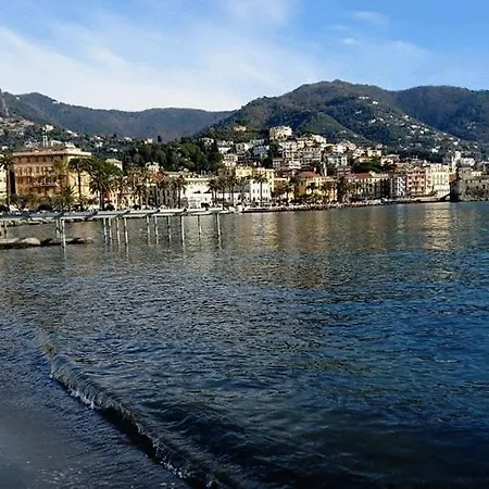 Apartamento Bilocale Nel Centro Storico Rapallo