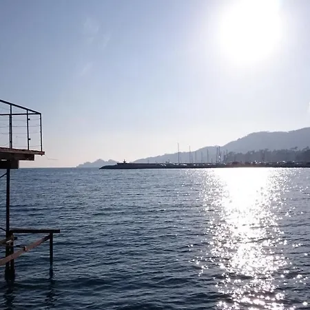 Bilocale Nel Centro Storico Rapallo