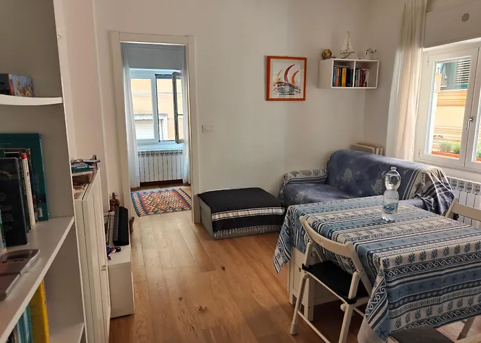 In The Historic Center, 80 M From The Sea