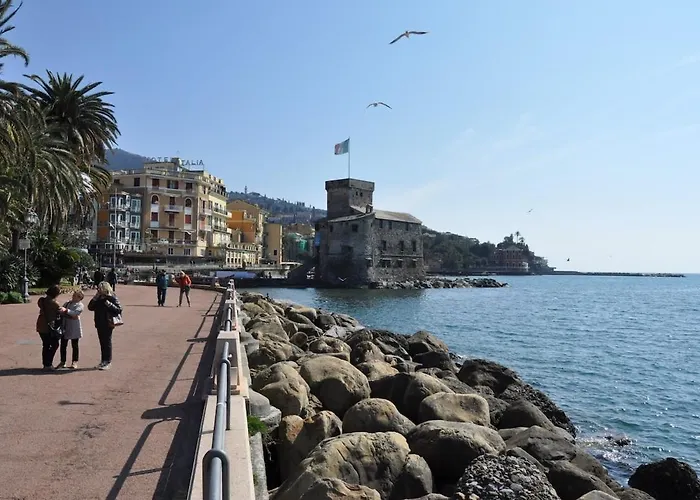 Апартаменты In The Historic Center, 80 M From The Sea Рапалло