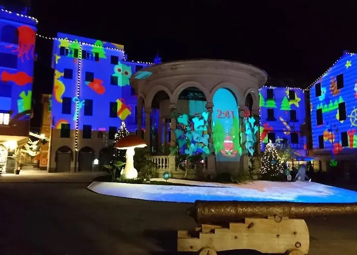 In The Historic Center, 80 M From The Sea