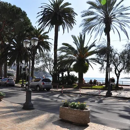 Appartement In The Historic Center, 80 M From The Sea