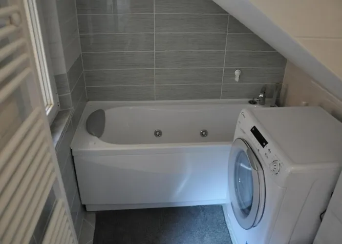 In The Historic Center, 80 M From The Sea *