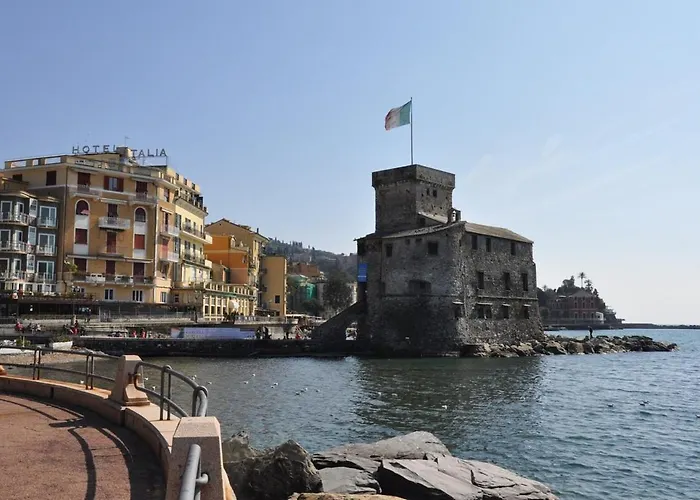 In The Historic Center, 80 M From The Sea